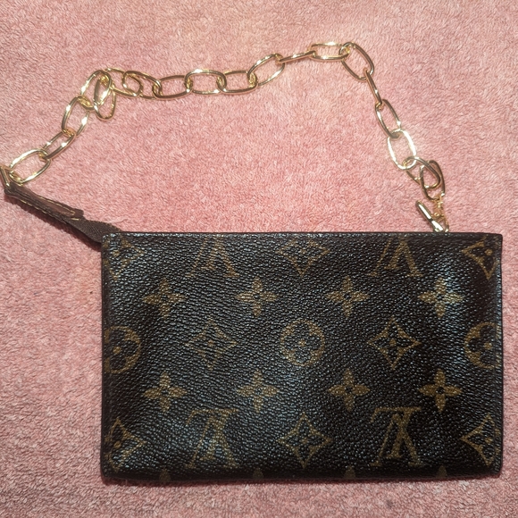 Louis Vuitton monogram toiletry 20 pouchette - Picture 3 of 7